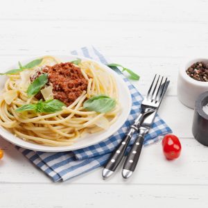 spaghetti-bolognese-pasta-7DBWPEH.jpg